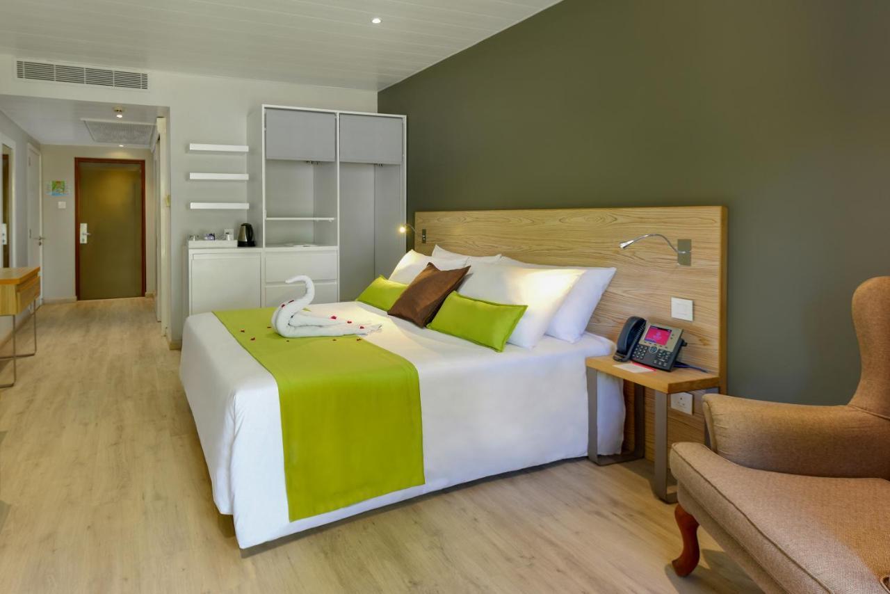 Mauricia Beachcomber Resort & Spa Grand Baie Esterno foto