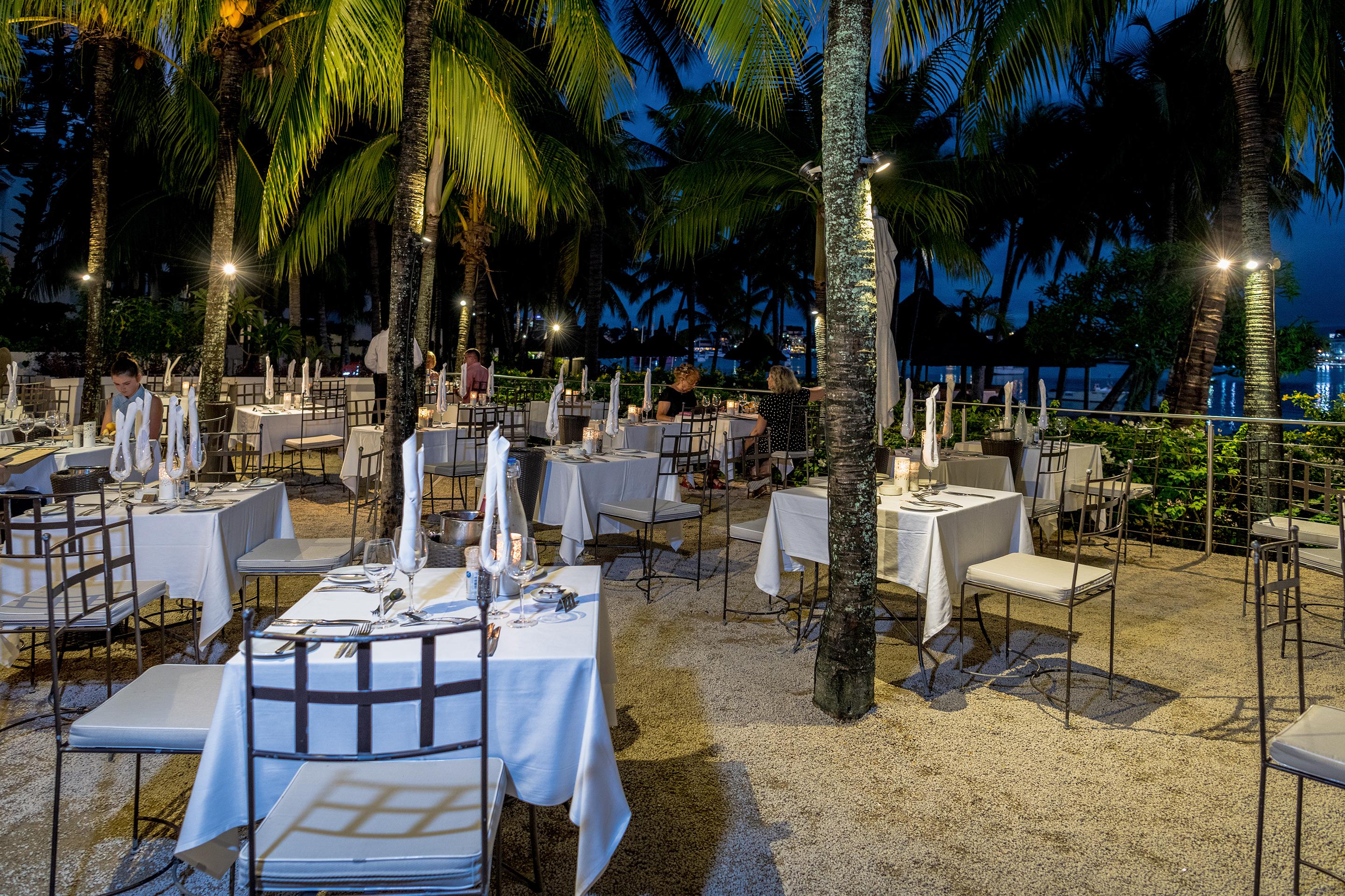 Mauricia Beachcomber Resort & Spa Grand Baie Esterno foto